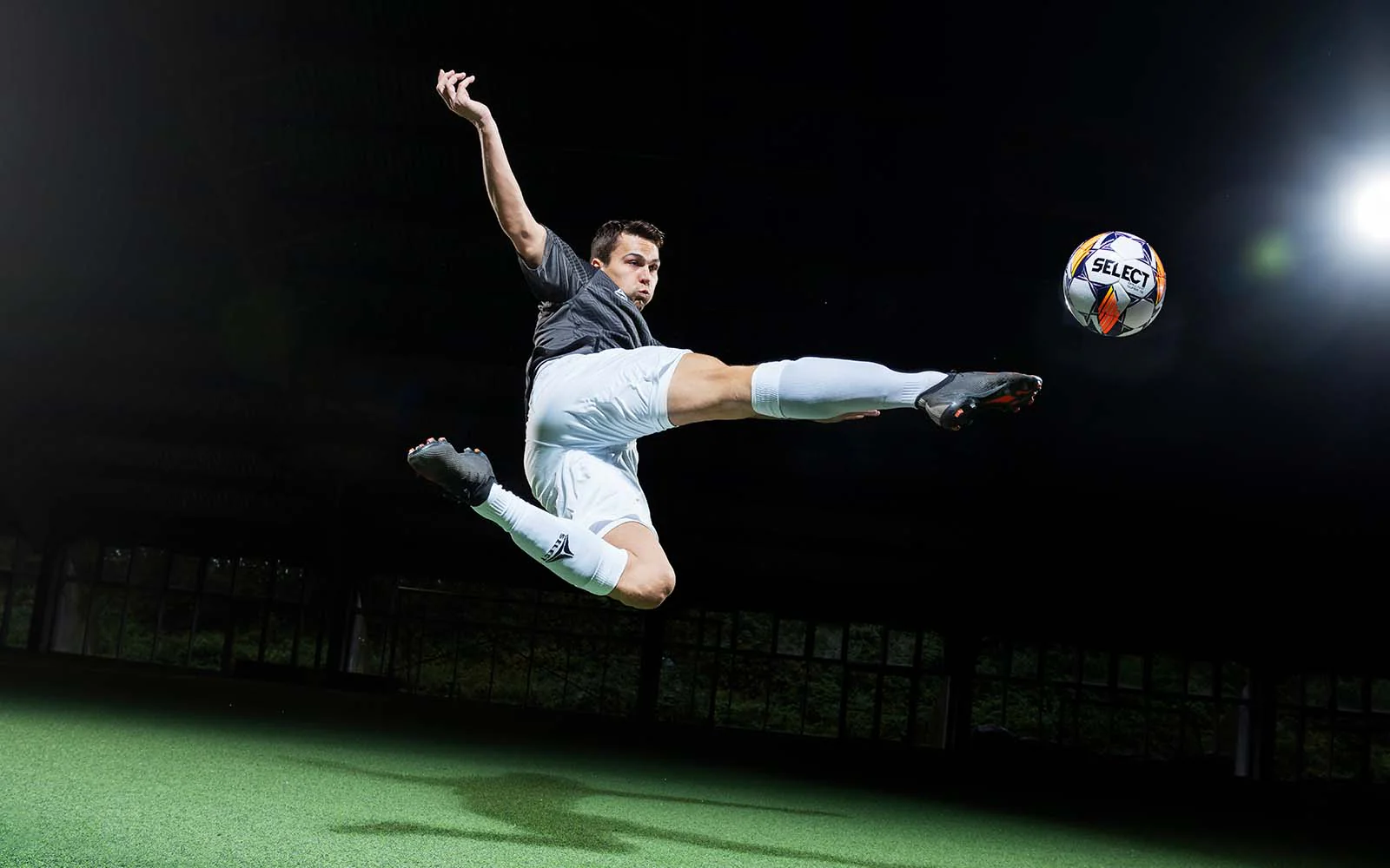 图卢兹必须 图卢兹必须